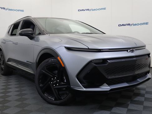 New 2026 Chevrolet Equinox EV RS image 2