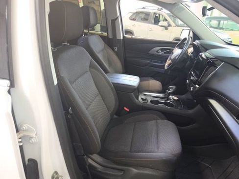 Used 2021 Chevrolet Traverse LT w/ LPO, Floor Liner Package AWD/4WD image 22