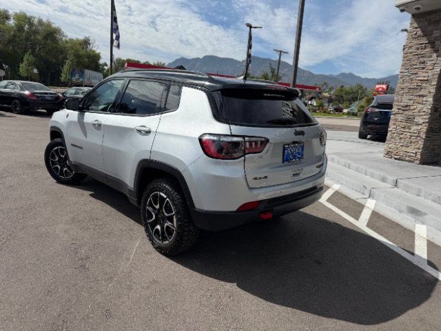 Used 2025 Jeep Compass Trailhawk AWD/4WD image 9