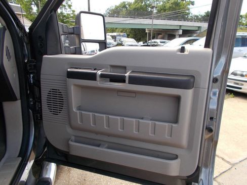 Used 2009 Ford F250 XLT AWD/4WD image 12
