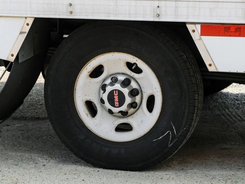 Used 2019 GMC Savana 3500 Van Cab-Chassis 2D w/ Power Convenience Package image 41