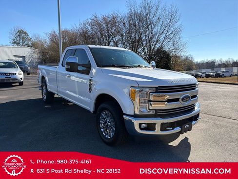 Used 2017 Ford F250 Lariat w/ Chrome Package image 5