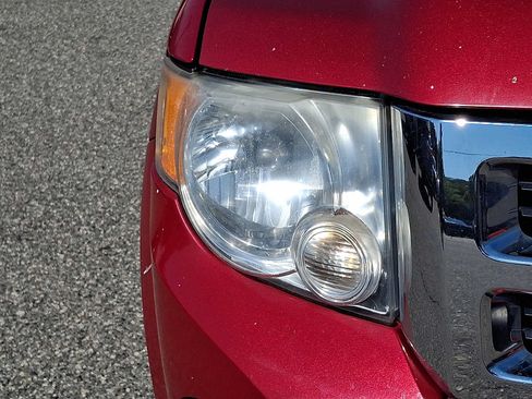 Used 2010 Ford Escape XLT AWD/4WD image 9