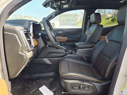 New 2026 GMC Canyon AT4 w/ Technology Plus Package AWD/4WD image 12