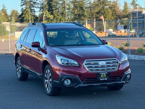 Used 2015 Subaru Outback 2.5i Limited AWD/4WD image 2