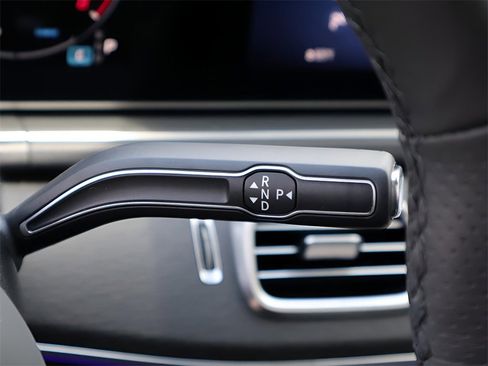 Certified 2025 Mercedes-Benz GLS 450 4MATIC image 36