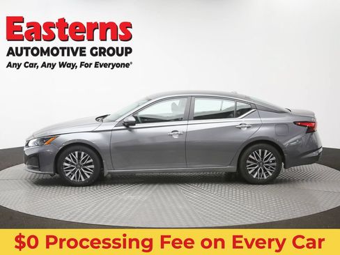 Used 2023 Nissan Altima 2.5 SV FWD image 58