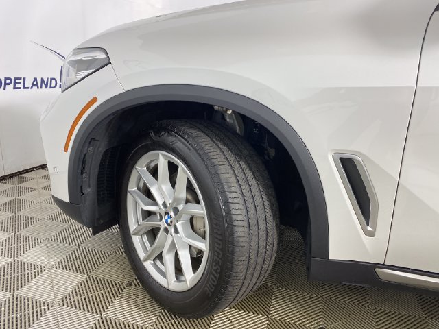 Used 2023 BMW X5 xDrive40i w/ Premium Package AWD/4WD image 23