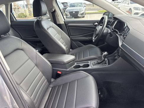 Used 2024 Volkswagen Jetta SE image 11