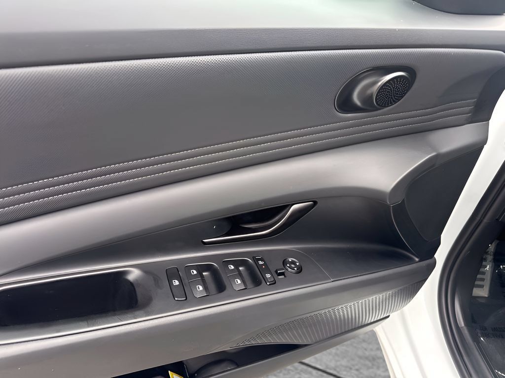 Used 2026 Hyundai Elantra Sport FWD image 21