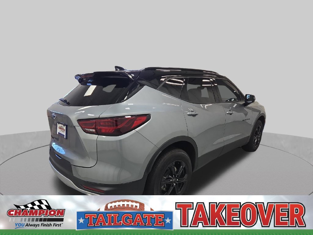 Used 2024 Chevrolet Blazer LT w/ Midnight/Sport Edition FWD image 6