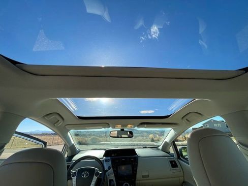 Used 2014 Toyota Prius V Five image 27