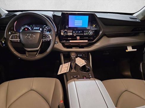 New 2026 Toyota Highlander XLE AWD/4WD image 14