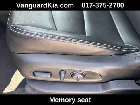 Used 2024 GMC Terrain SLT image 14