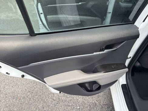 Used 2023 Toyota Camry LE image 31