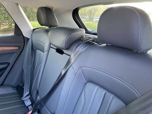 Used 2023 Audi Q5 2.0T Premium w/ Convenience Package AWD/4WD image 13