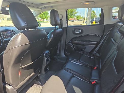 Used 2018 Jeep Compass Trailhawk w/ Leather Interior Group AWD/4WD image 12