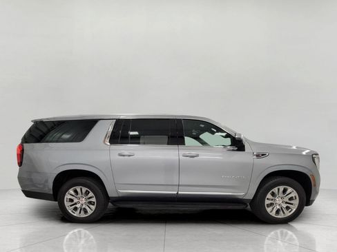 Used 2025 GMC Yukon XL Denali AWD/4WD image 11