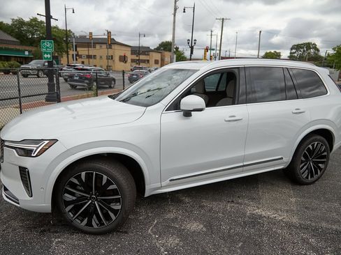 New 2026 Volvo XC90 B6 Plus w/ Protection Package Premier image 3