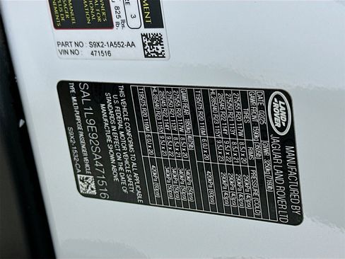 Used 2025 Land Rover Range Rover Sport Dynamic SE image 34