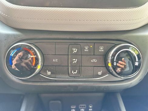Used 2023 Chevrolet TrailBlazer LT FWD image 14