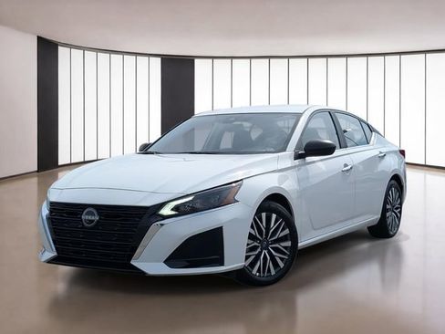 Used 2025 Nissan Altima 2.5 SV image 1