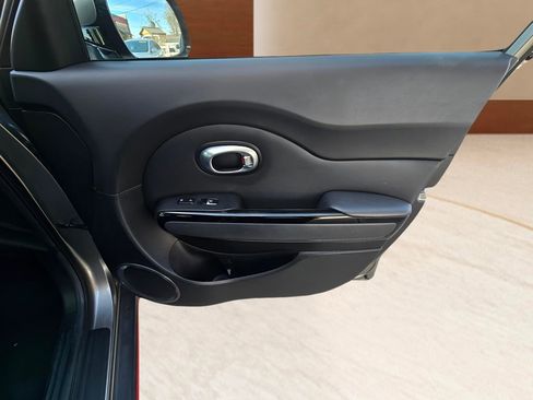 Used 2018 Kia Soul ! FWD image 51