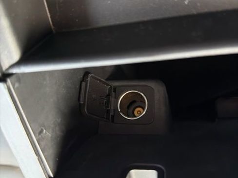 Used 2022 Ford Explorer XLT w/ Equipment Group 202A image 39