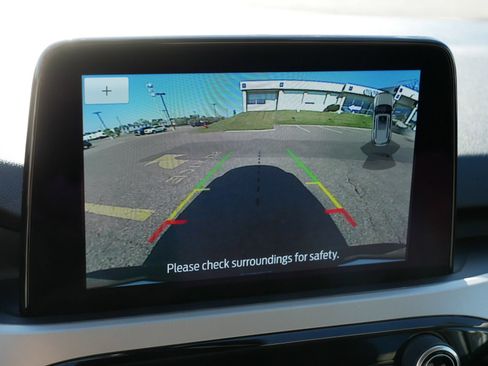 Used 2022 Ford Escape SE w/ Cold Weather Package FWD image 28