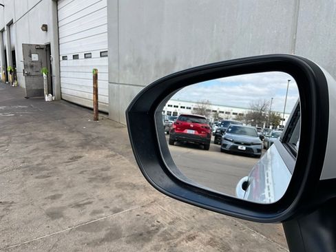 Used 2025 Nissan Rogue SV image 19