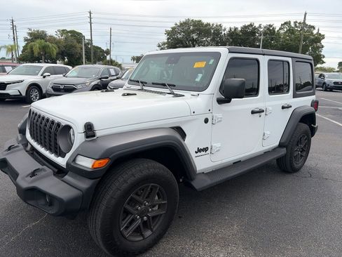 Used 2024 Jeep Wrangler Unlimited Sport AWD/4WD image 3