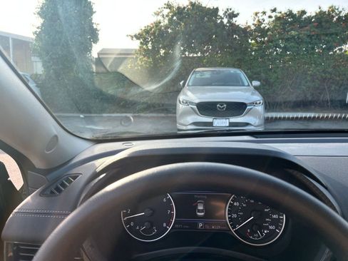 Used 2025 Nissan Sentra SV image 34