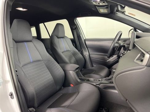 Certified 2024 Toyota Corolla Cross SE image 32