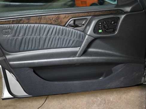 Used 1997 Mercedes-Benz E 420 image 30