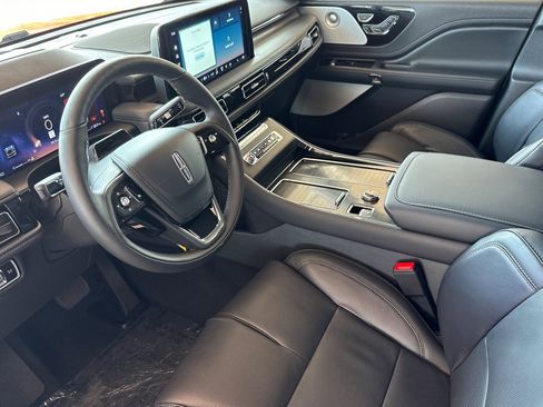 New 2025 Lincoln Aviator Reserve w/ Luxury Package image 9