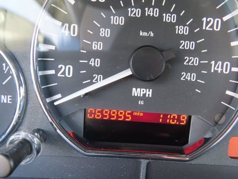 Used 2002 BMW Z3 2.5i RWD image 18