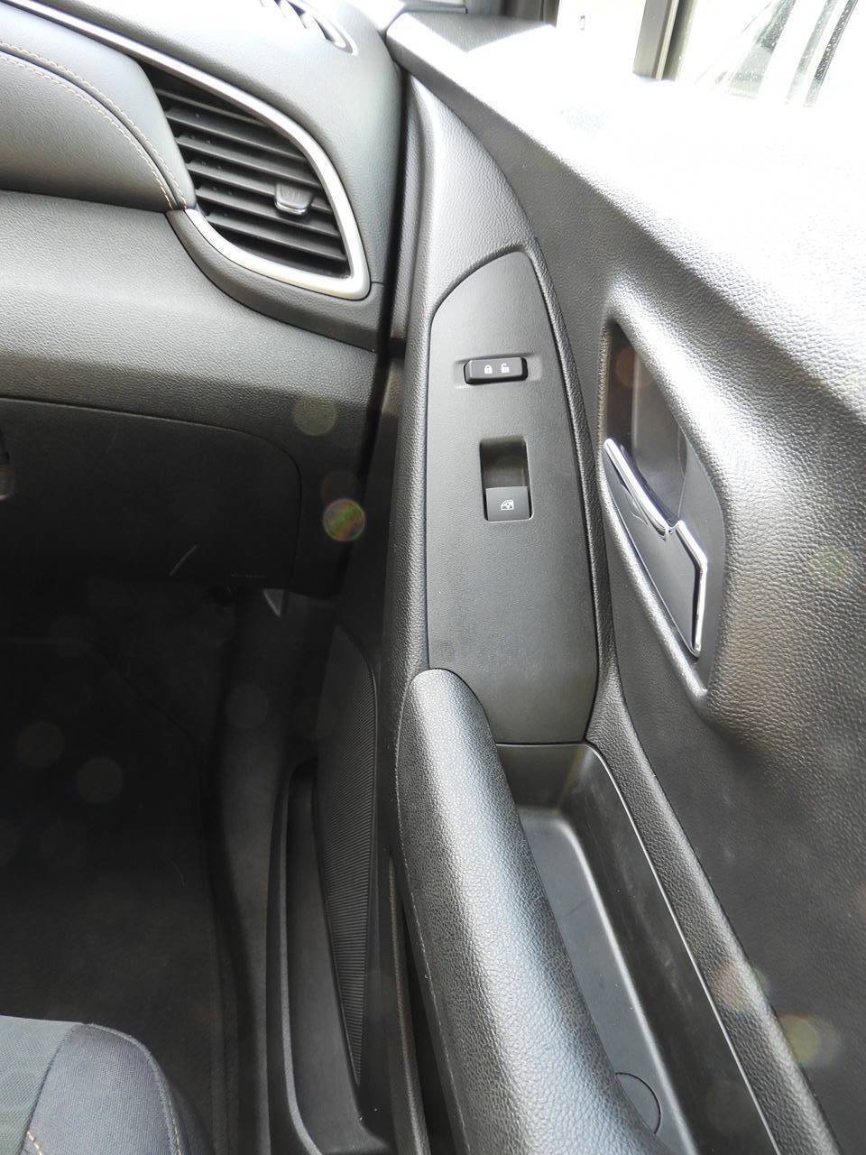Used 2019 Chevrolet Trax LS FWD image 40