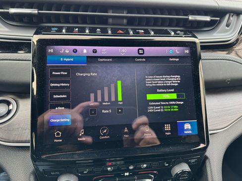 Used 2022 Jeep Grand Cherokee Limited w/ Luxury Tech Group II image 36