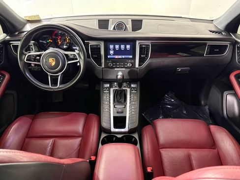 Used 2018 Porsche Macan AWD/4WD image 40