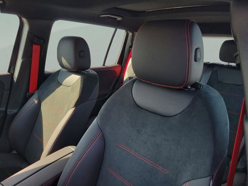 New 2025 Mercedes-Benz GLB 35 AMG 4MATIC image 14