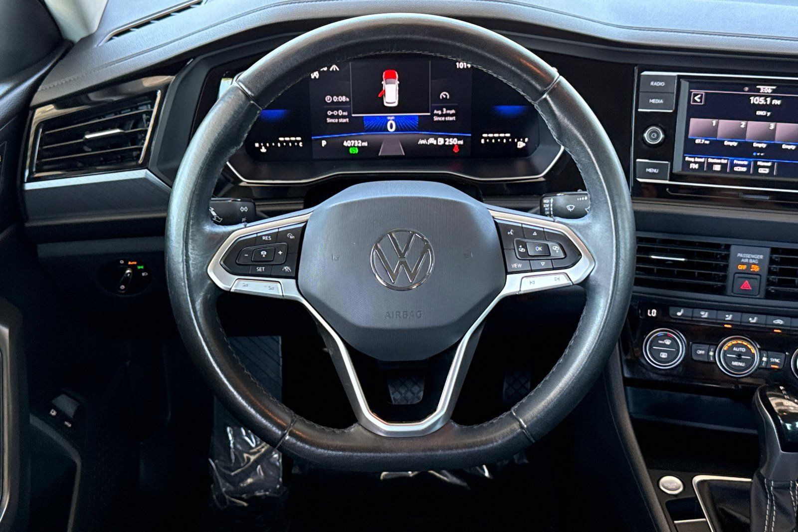 Used 2024 Volkswagen Jetta SE FWD image 21