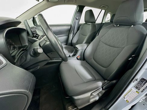 Used 2023 Toyota Corolla Cross LE image 13
