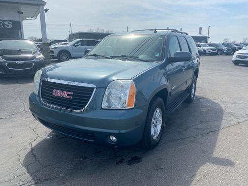 Used 2009 GMC Yukon SLT image 1