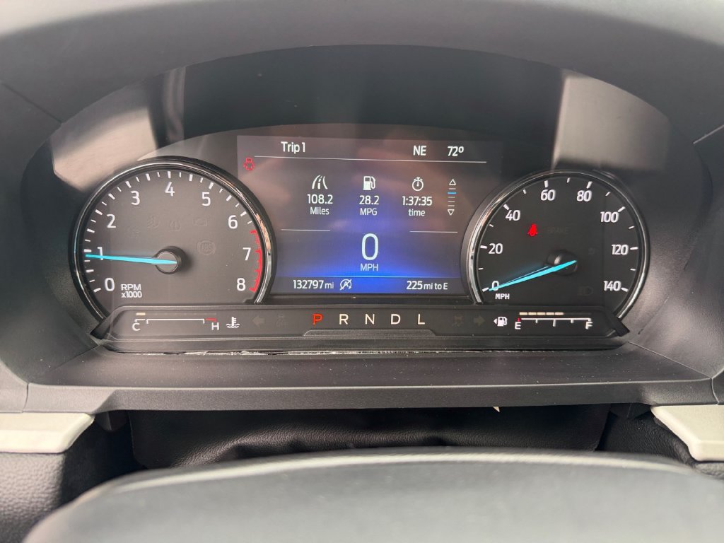 Used 2021 Ford Explorer XLT w/ Equipment Group 202A AWD/4WD image 19