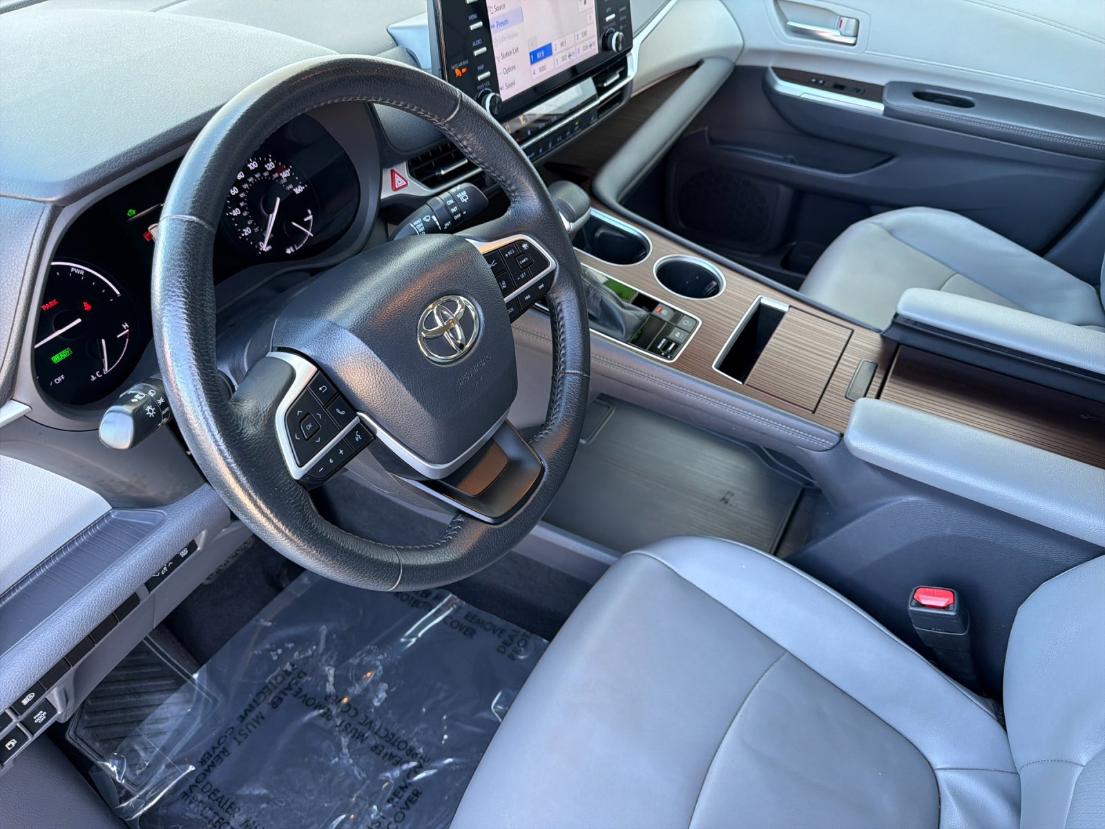 Used 2022 Toyota Sienna XLE FWD image 10