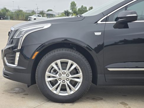 New 2025 Cadillac XT5 Luxury image 5
