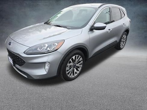 Certified 2022 Ford Escape Titanium AWD/4WD image 3