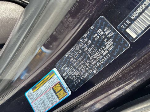 Used 2026 Kia Carnival FWD image 27