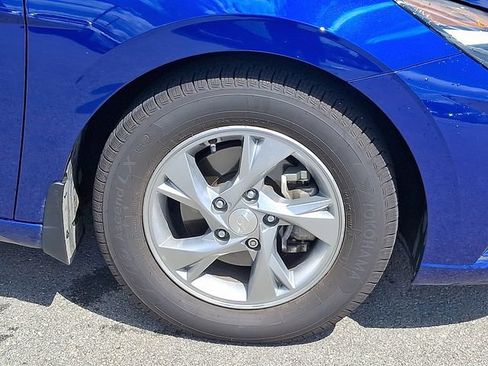 Certified 2022 Hyundai Elantra SE FWD image 8