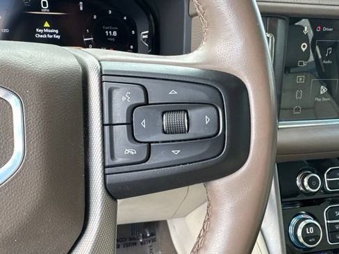 Used 2023 GMC Yukon XL Denali AWD/4WD image 30